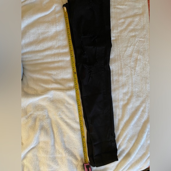 Distressed black skinny jeans - Picture 9 of 9